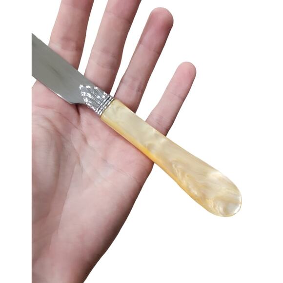 Mikasa Japan Vintage Mother of Pearl Prisma Butter Knives Set of 6 Elegant Gift - Picture 3 of 6